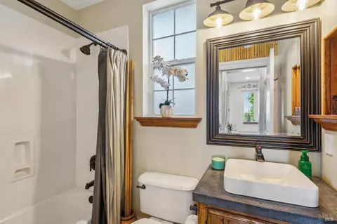 Bath - 4193 Summer Gate Ave, Vallejo, CA 94591 photo 3 of 5