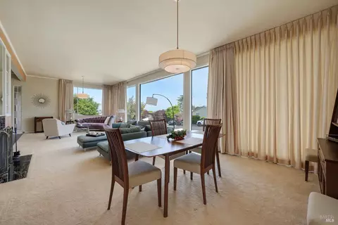 Dining - 657 Washington St, Vallejo, CA 94590 photo 1 of 5