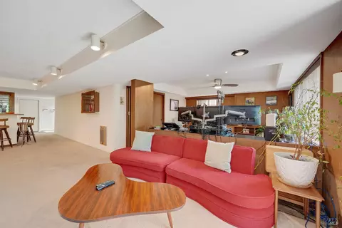 Living - 657 Washington St, Vallejo, CA 94590 photo 4 of 4