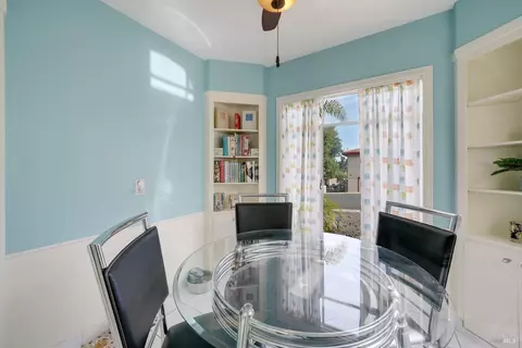 Dining - 657 Washington St, Vallejo, CA 94590 photo 4 of 5
