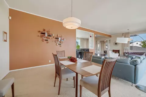 Dining - 657 Washington St, Vallejo, CA 94590 photo 2 of 5