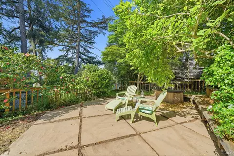Exterior - 657 Washington St, Vallejo, CA 94590 photo 8 of 11
