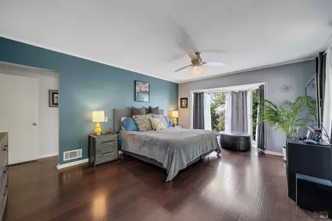Bedroom - 657 Washington St, Vallejo, CA 94590 photo 5 of 6