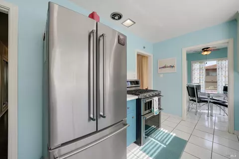 Kitchen - 657 Washington St, Vallejo, CA 94590 photo 4 of 4