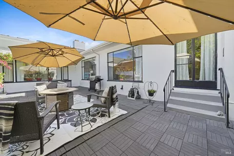Exterior - 657 Washington St, Vallejo, CA 94590 photo 7 of 11