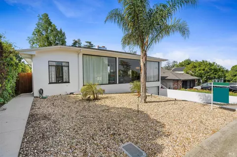 Exterior - 657 Washington St, Vallejo, CA 94590 photo 2 of 11