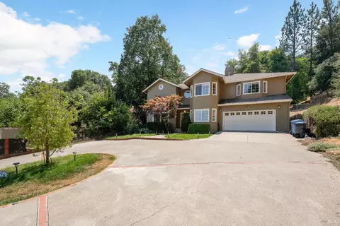 Exterior - 1247 Myszka Pl, Ukiah, CA 95482 photo 4 of 15