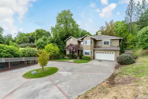 Exterior - 1247 Myszka Pl, Ukiah, CA 95482 photo 5 of 15