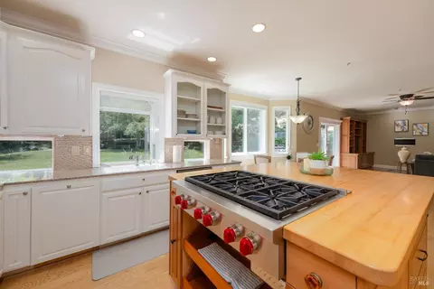 Kitchen - 1247 Myszka Pl, Ukiah, CA 95482 photo 3 of 3