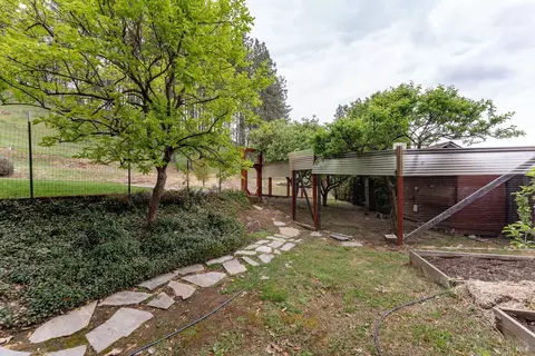 Exterior - 1247 Myszka Pl, Ukiah, CA 95482 photo 12 of 15