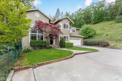 Exterior - 1247 Myszka Pl, Ukiah, CA 95482 photo 2 of 15