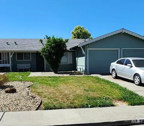 144 Monterey Dr, Vacaville, CA 95687