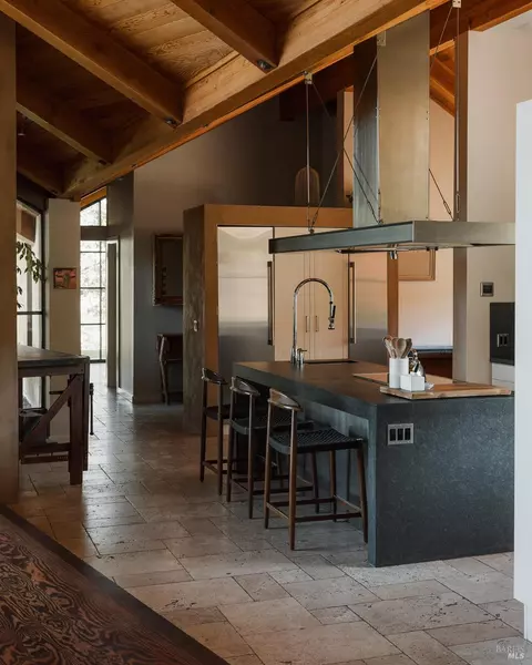 Kitchen - 4752 Burke Hill Dr, Ukiah, CA 95482 photo 5 of 6