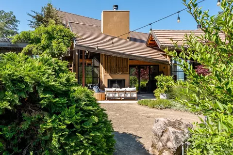 Exterior - 4752 Burke Hill Dr, Ukiah, CA 95482 photo 10 of 14