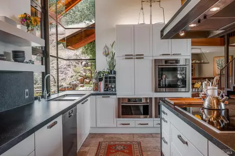 Kitchen - 4752 Burke Hill Dr, Ukiah, CA 95482 photo 3 of 6