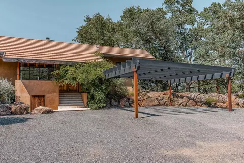 Exterior - 4752 Burke Hill Dr, Ukiah, CA 95482 photo 3 of 14
