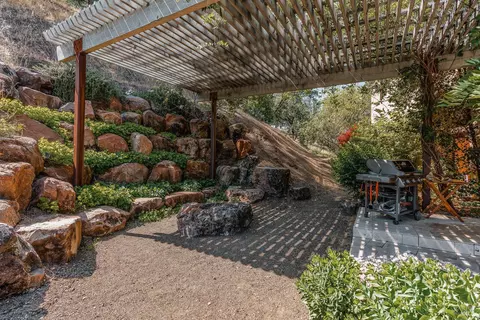 Exterior - 4752 Burke Hill Dr, Ukiah, CA 95482 photo 6 of 14