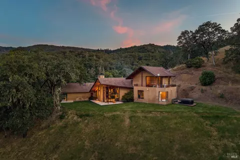 Exterior - 4752 Burke Hill Dr, Ukiah, CA 95482 photo 2 of 14