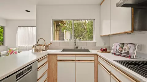 Kitchen - 301 Greene St, Mill Valley, CA 94941 photo 2 of 2
