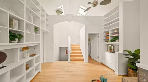 Entry Way - 301 Greene St, Mill Valley, CA 94941 photo 1 of 2