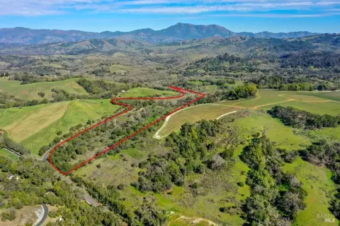 11005 Chalk Hill Rd, Healdsburg, CA 95448