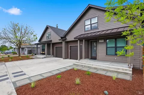 47-49 Ursuline Rd, Santa Rosa, CA 95403