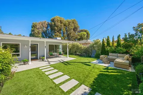 17 Strawberry Cir, Mill Valley, CA 94941 photo 2