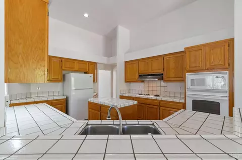 Kitchen - 2988 Rustle Ct, Fairfield, CA 94534 photo 3 of 3