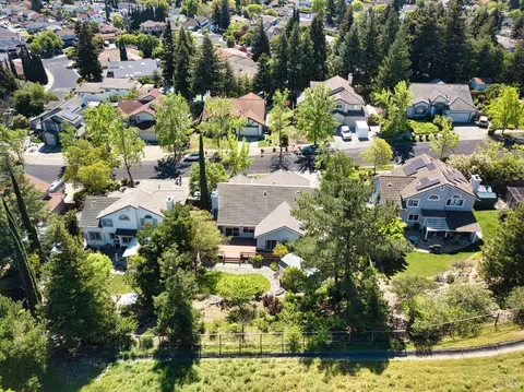 View/Area - 2988 Rustle Ct, Fairfield, CA 94534 photo 3 of 5