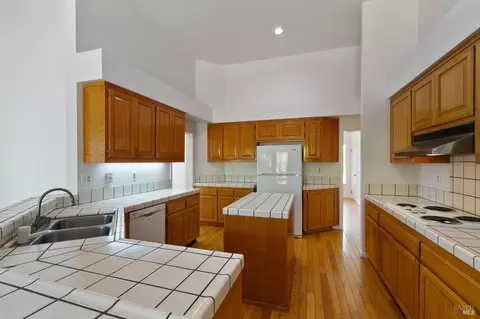 Kitchen - 2988 Rustle Ct, Fairfield, CA 94534 photo 2 of 3