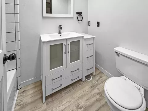 Bath - 24048 Willow Ln, Willits, CA 95490 photo 2 of 2