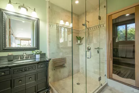 Bath - 26828 River Rd, Cloverdale, CA 95425 photo 3 of 3