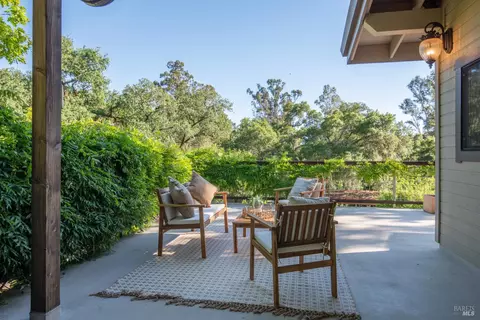 Exterior - 26828 River Rd, Cloverdale, CA 95425 photo 7 of 11