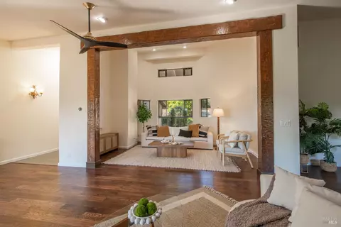 Living - 26828 River Rd, Cloverdale, CA 95425 photo 2 of 5