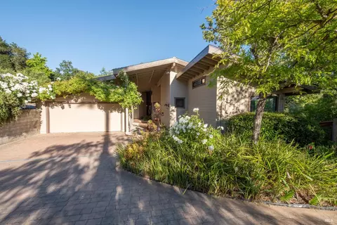Exterior - 26828 River Rd, Cloverdale, CA 95425 photo 3 of 11