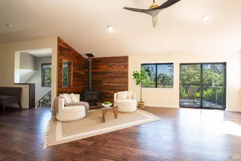 Living - 26828 River Rd, Cloverdale, CA 95425 photo 4 of 5