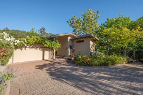 Exterior - 26828 River Rd, Cloverdale, CA 95425 photo 4 of 11