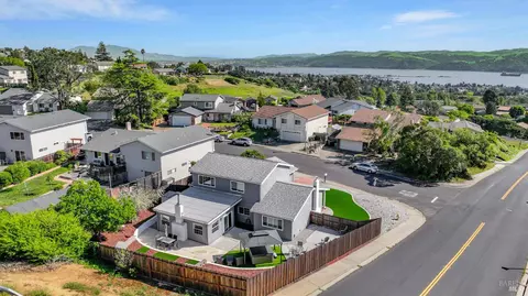 249 Baker St, Benicia, CA 94510 photo 2