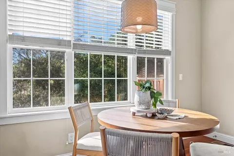 Dining - 134 Moonlight Dr, Healdsburg, CA 95448 photo 1 of 4