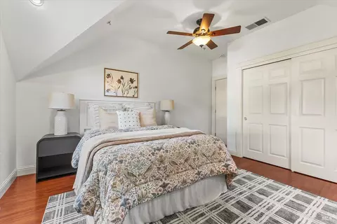 Bedroom - 134 Moonlight Dr, Healdsburg, CA 95448 photo 6 of 10