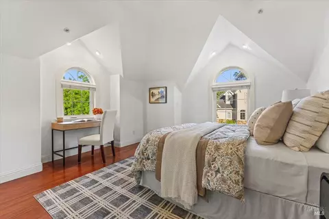 Bedroom - 134 Moonlight Dr, Healdsburg, CA 95448 photo 5 of 10