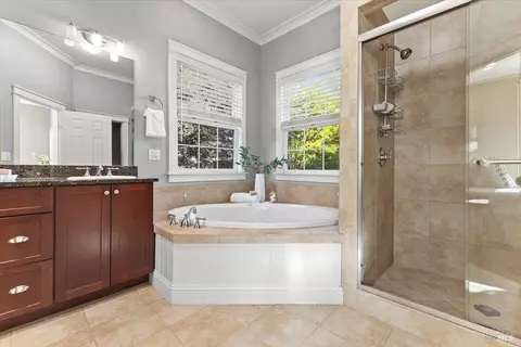 Bath - 134 Moonlight Dr, Healdsburg, CA 95448 photo 1 of 7