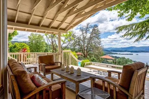 Exterior - 3760 King Ranch Rd, Ukiah, CA 95482 photo 2 of 17