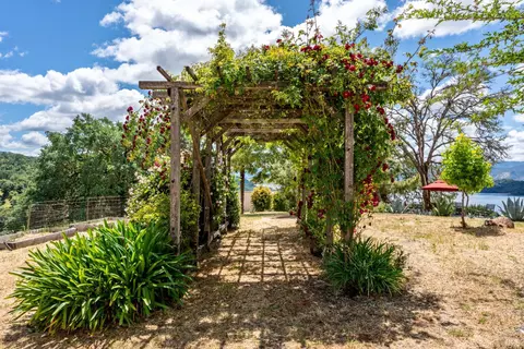 Exterior - 3760 King Ranch Rd, Ukiah, CA 95482 photo 7 of 17