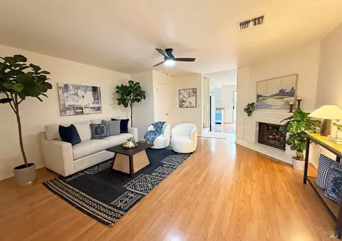 1422 N Oak St, Calistoga, CA 94515