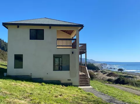 41301 Seascape Dr, Westport, CA 95488