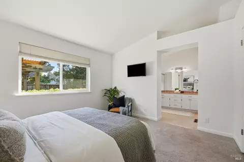Bedroom - 198 Valencia Way, Windsor, CA 95492 photo 3 of 7
