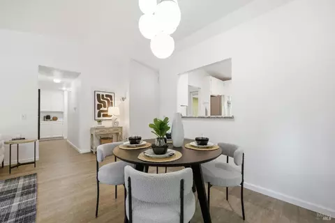 Dining - 198 Valencia Way, Windsor, CA 95492 photo 4 of 5