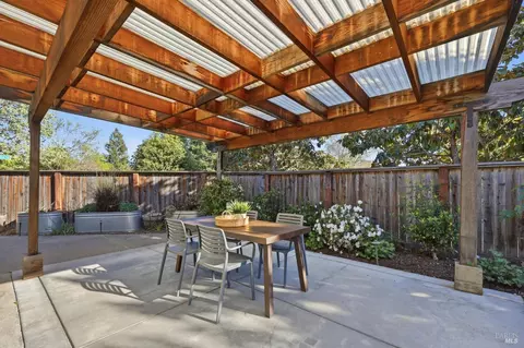 Exterior - 198 Valencia Way, Windsor, CA 95492 photo 4 of 16