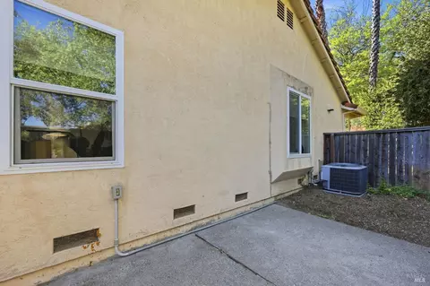Exterior - 198 Valencia Way, Windsor, CA 95492 photo 11 of 16